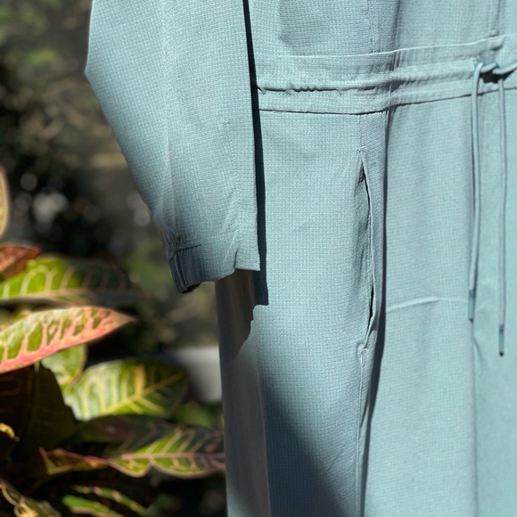 LULULEMON VENTLIGHT ZIPPERED JUMPSUIT (12) BLUE - Picture 10 of 10